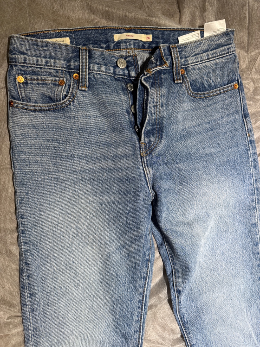 Levi’s Wedgie Straight Jeans size 26, Icon fit